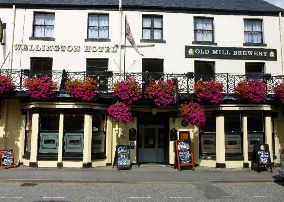 The Wellington Hotel Howden Exteriér fotografie